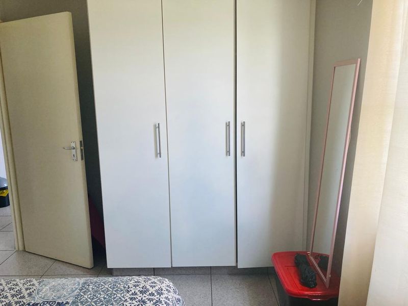Modern Apartment Ground Floor Eagles@Riverside-R575 000 !! - Photo 9
