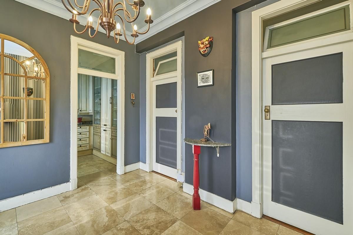 Earls Court! Coffee at the pulsating Killarney Mall! - Photo 4