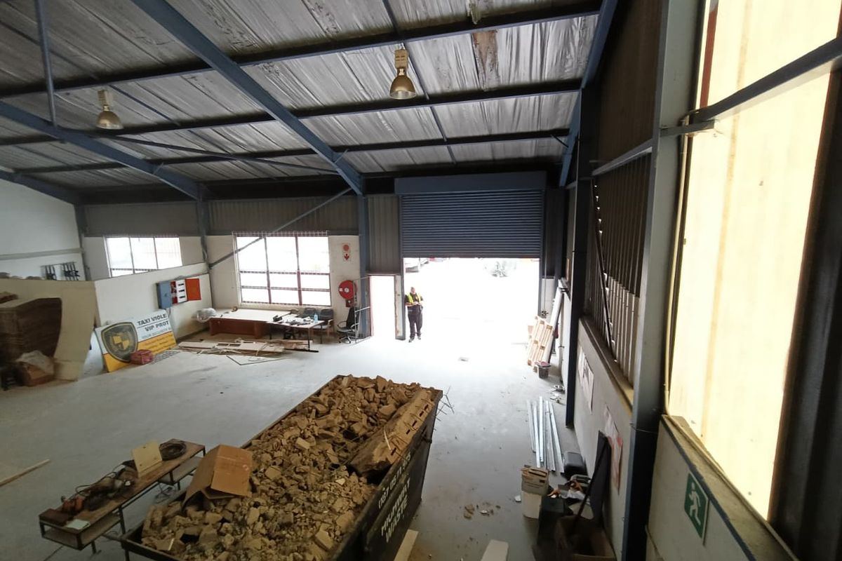 UNIT TO LET – ROSSMEAD INDUSTRIAL PARK-414m2 - Photo 3