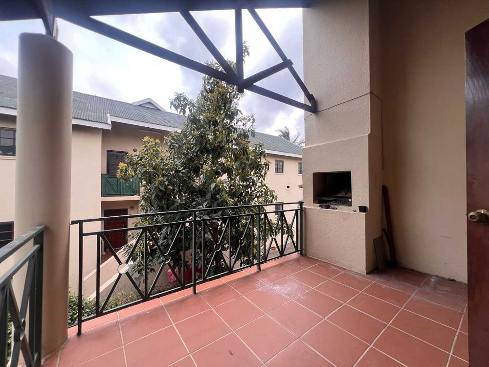 Balcony with built-in-braai area