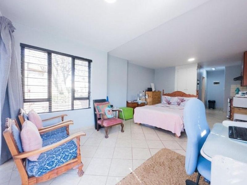 Spacious bachelor ground unit in Oukraal Estate - Photo 8