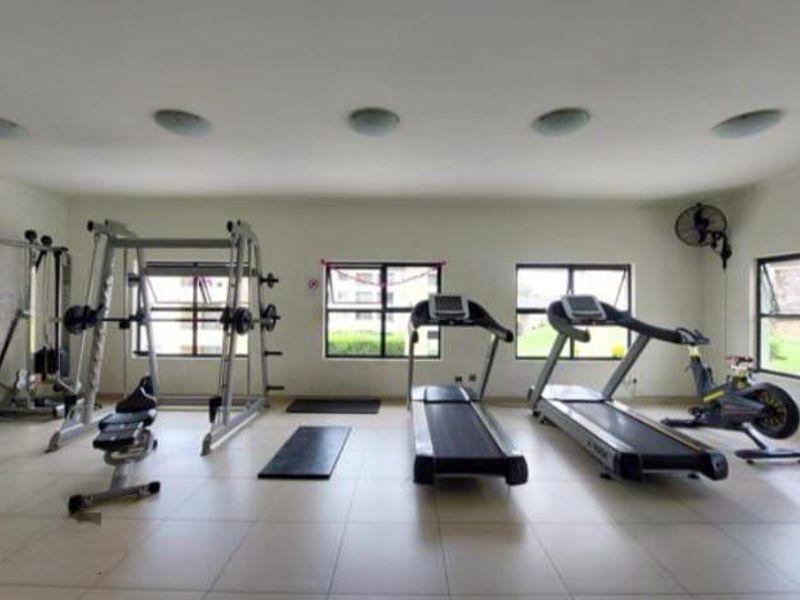 1 Bedroom Apartment in Royal Reef West - Photo 4