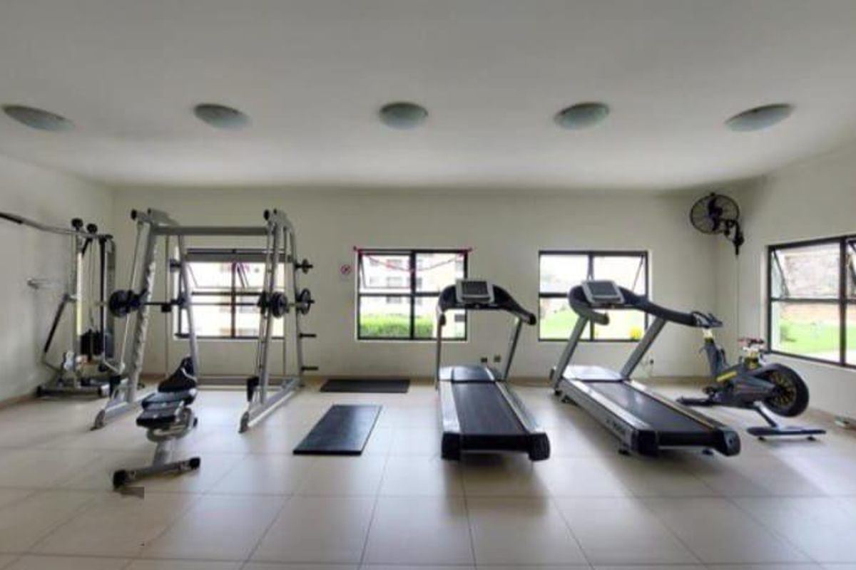 1 Bedroom Apartment in Royal Reef West - Photo 4