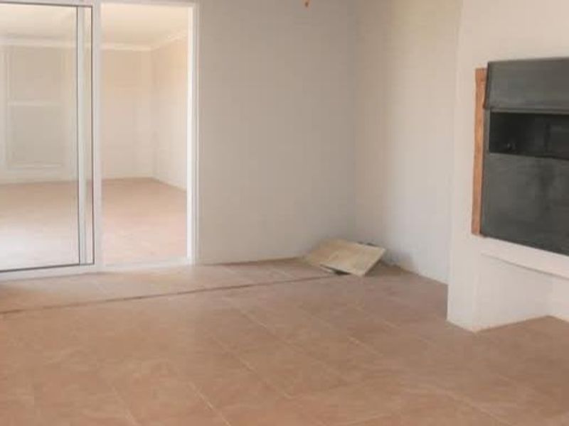 Serene Living: 6-Bedroom Oasis in Swakopmund River Plots - Photo 4