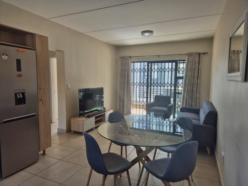 **Charming Two-Bedroom Apartment: Perfect for Investors or First-Time Homebuyers** - Photo 4