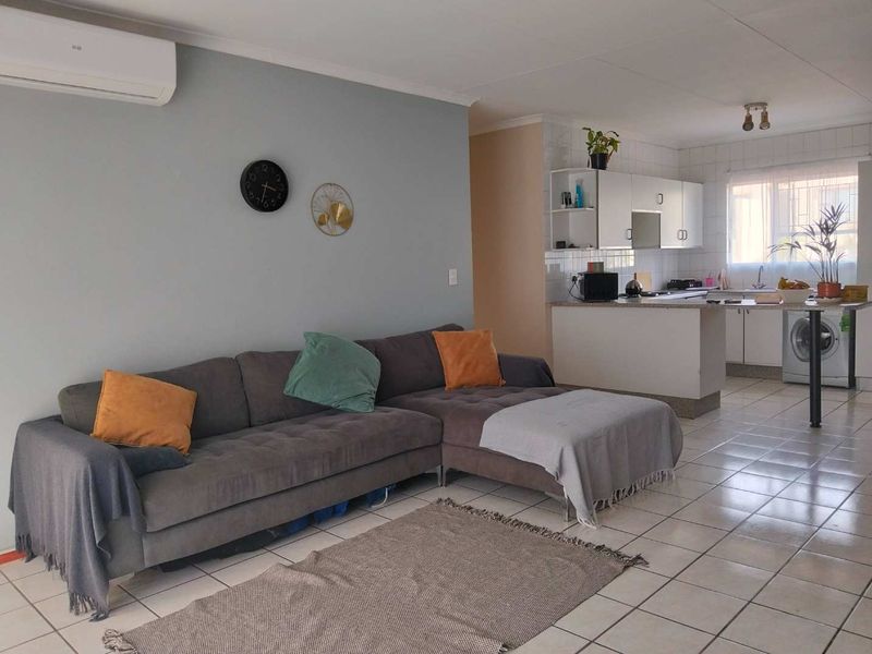 3 Bedroom Townhouse For Sale! - Photo 10