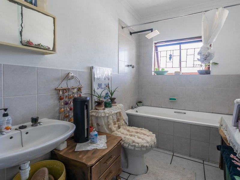 2 bed 1 bath in ST JAMES - Photo 8