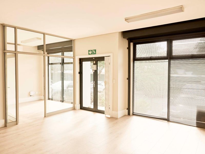 Newly Renovated Modern Offices in Westlake - Photo 2