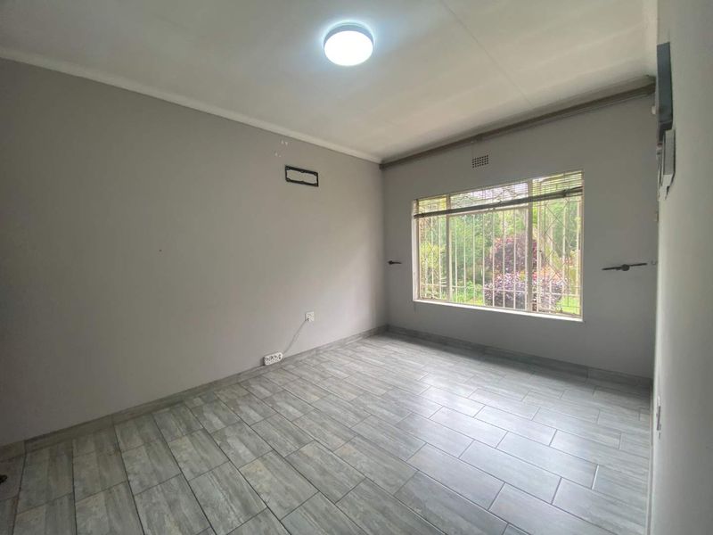 Spacious Family Home for Sale - Photo 10