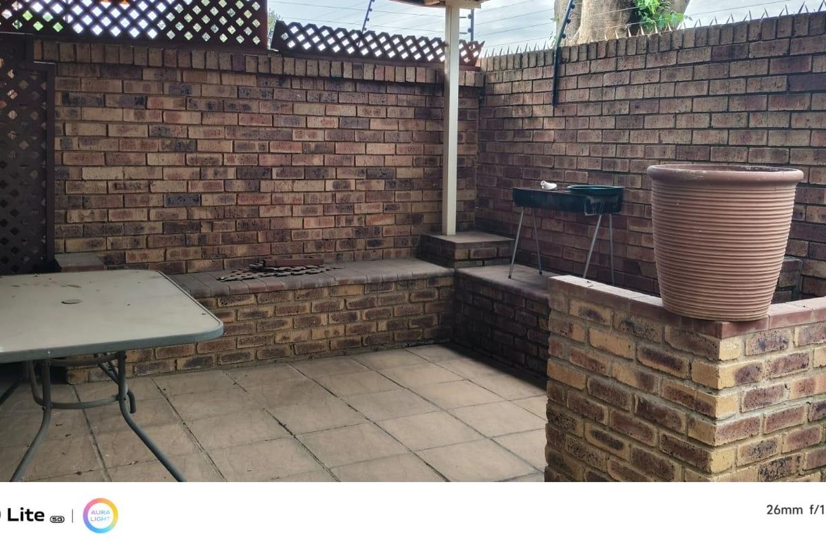 Pet Friendly Simplex for Sale - Photo 5