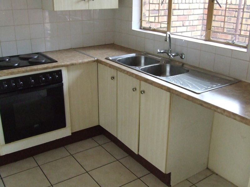 2 BEDROOM UNIT TO RENT IN DOORNPOORT - Photo 8