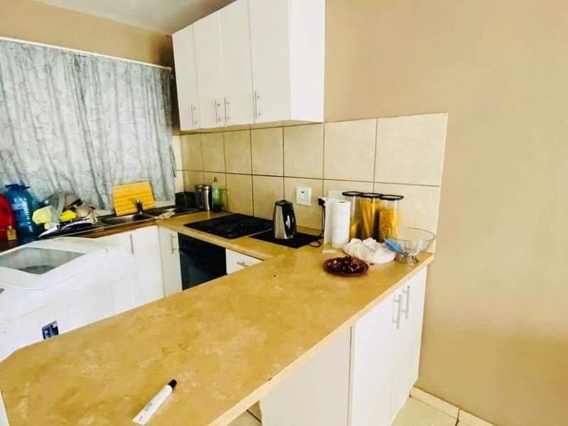 Two Bedroom Apartment For Sale In Otjomuise - Photo 2