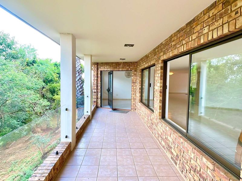 Prime High-End Development Opportunity of 11 Stands with Existing Residence - Valley Farm AH 2 - Faerie Glen - 4.7134 Hectares - Photo 2