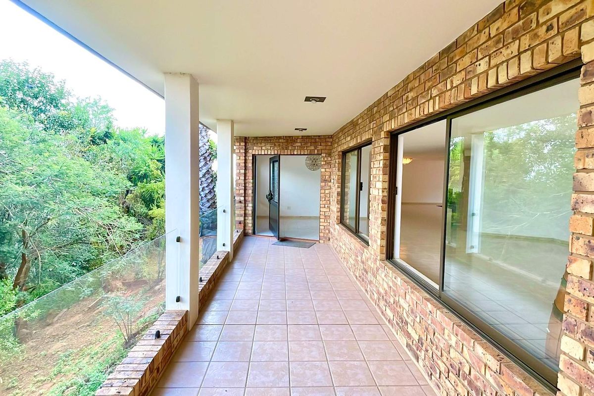 Prime High-End Development Opportunity of 11 Stands with Existing Residence - Valley Farm AH 2 - Faerie Glen - 4.7134 Hectares - Photo 2