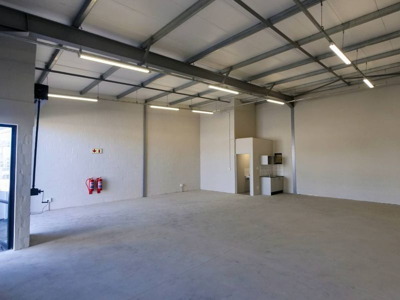 108SQM LIGHT INDUSTRIAL WAREHOUSE TO LET ALONG KOEBERG ROAD - MONTAGUE GARDENS - Photo 8