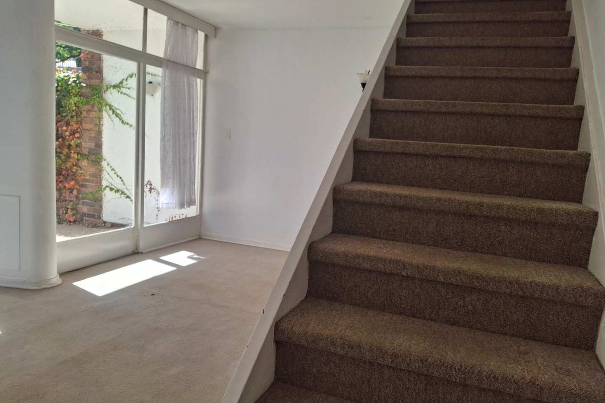 A LOVELY 1.5 BEDROOM TOWNHOUSE - Photo 4