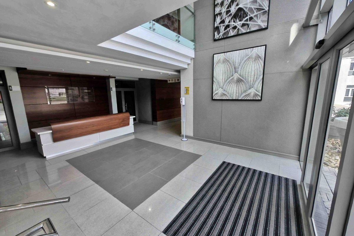 Modern Office Space To Let – Grosvenor Square, Century City - Photo 2