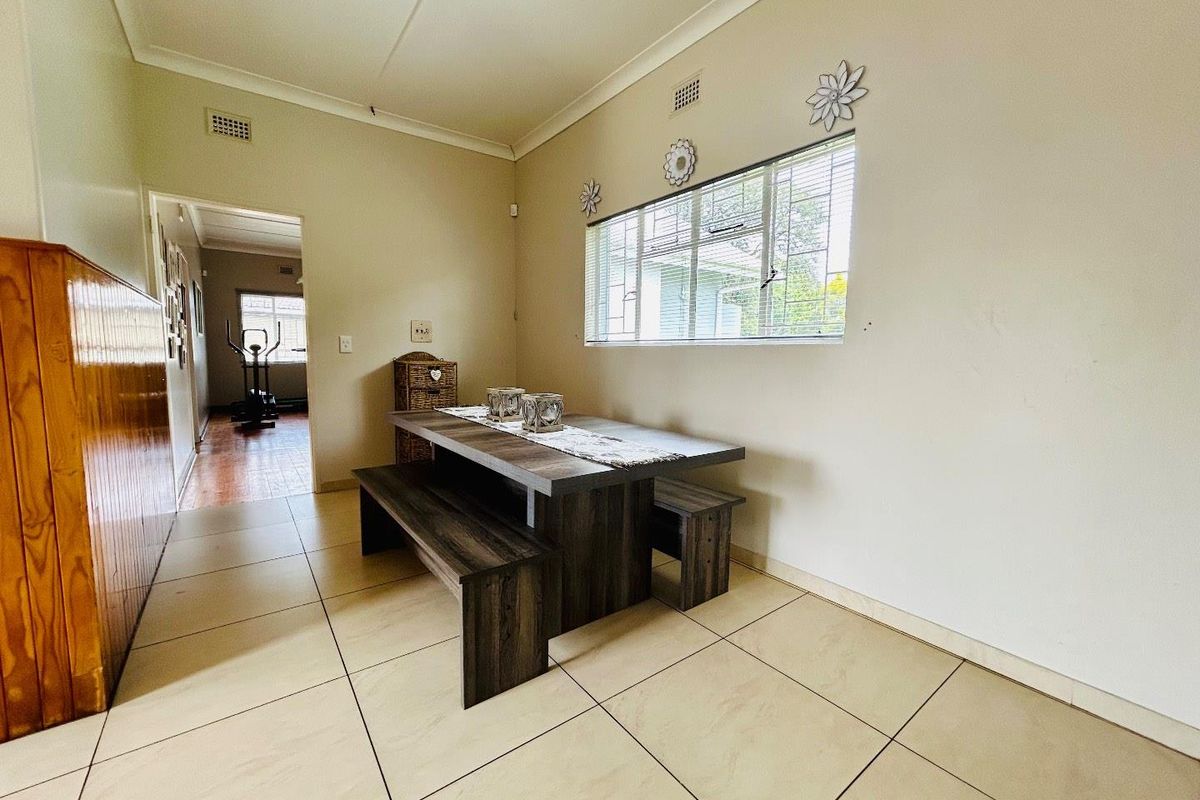 4 bedroom house with 2 flatlets to buy - Photo 4