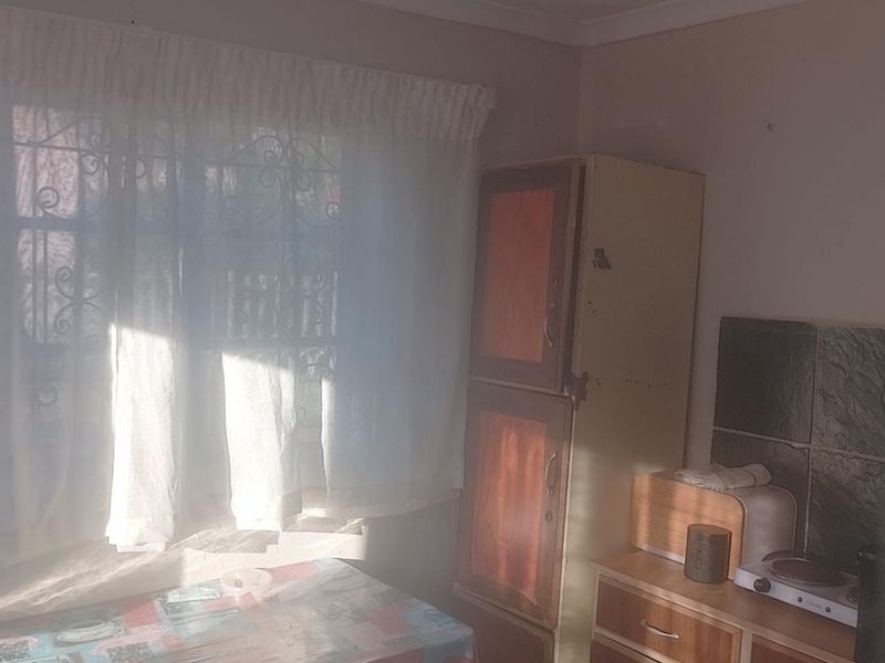 Two Bedroom for Sale in Umlazi - Photo 4