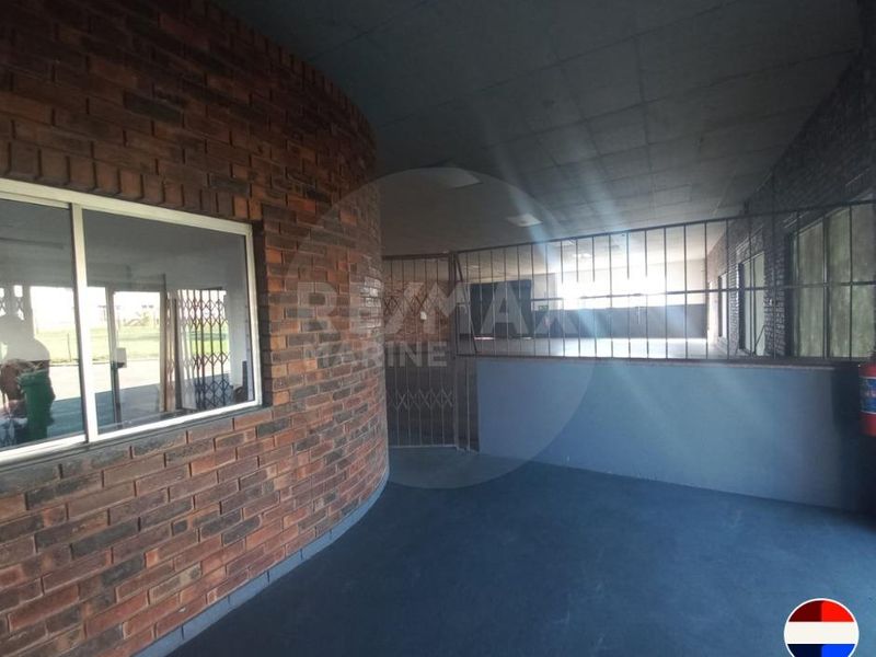 INDUSTRIAL WORKSHOP DREAM – ±650m2 of Opportunity! - Photo 2