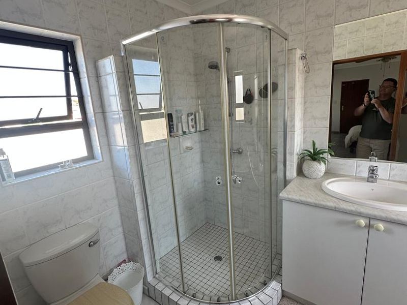 🏡 Reduced to go🏡 Buy a 4 bedroom duplex Townhouse in Swakopmund 📌 CBD!!️selling at N$ 3500 000 cost exclusive in Mainau complex. - Photo 9