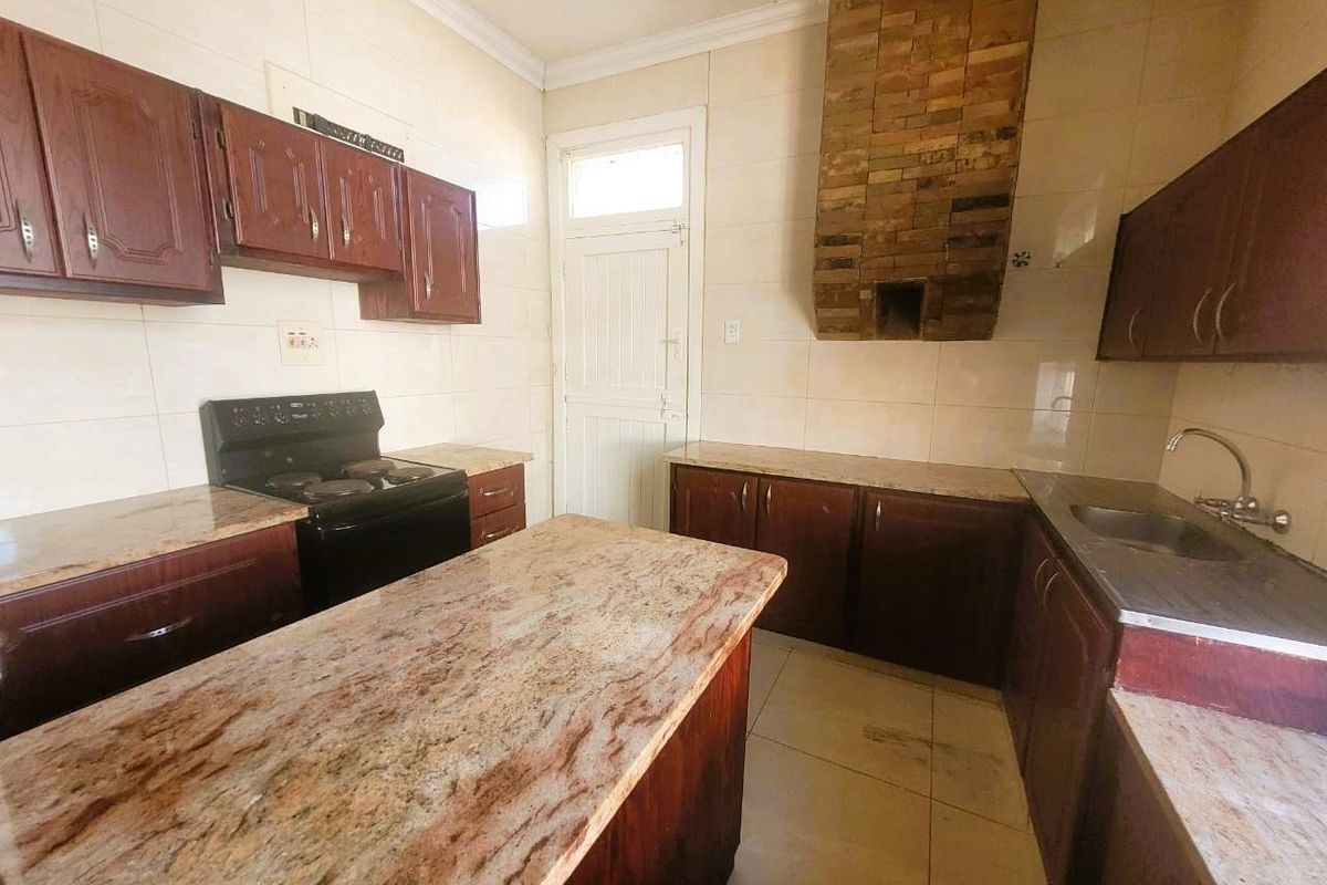 **Prime Durban North Property with Breathtaking 180-Degree Sea Views** - Photo 5