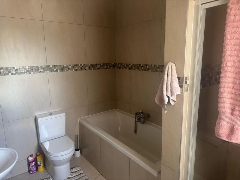 Townhouses for sale in Engedi Complex - Various units for various prices available - Pionierspark Ext 1 - Photo 9