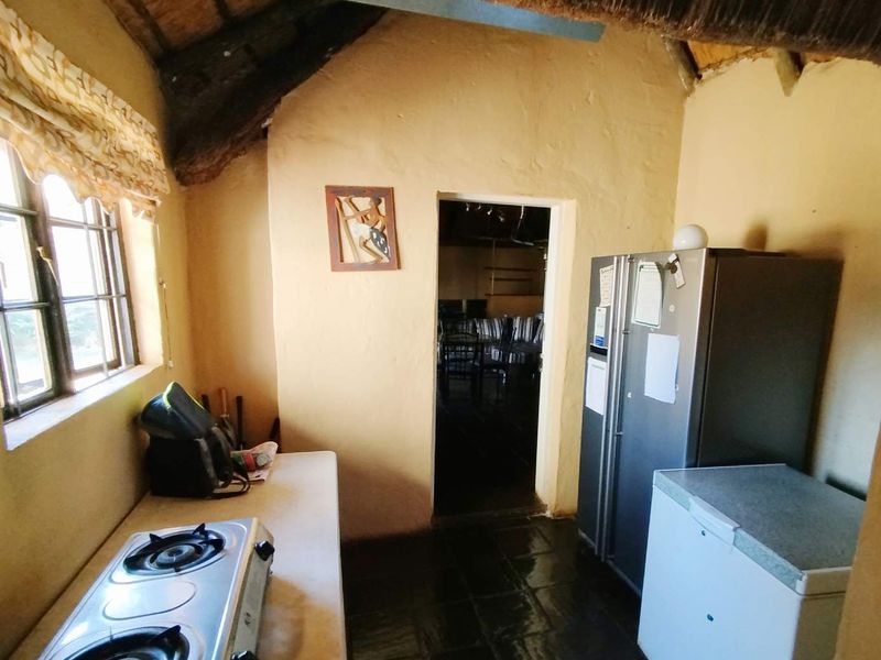 "Double-Story Delight: Perfect for Family Living!" - Photo 7