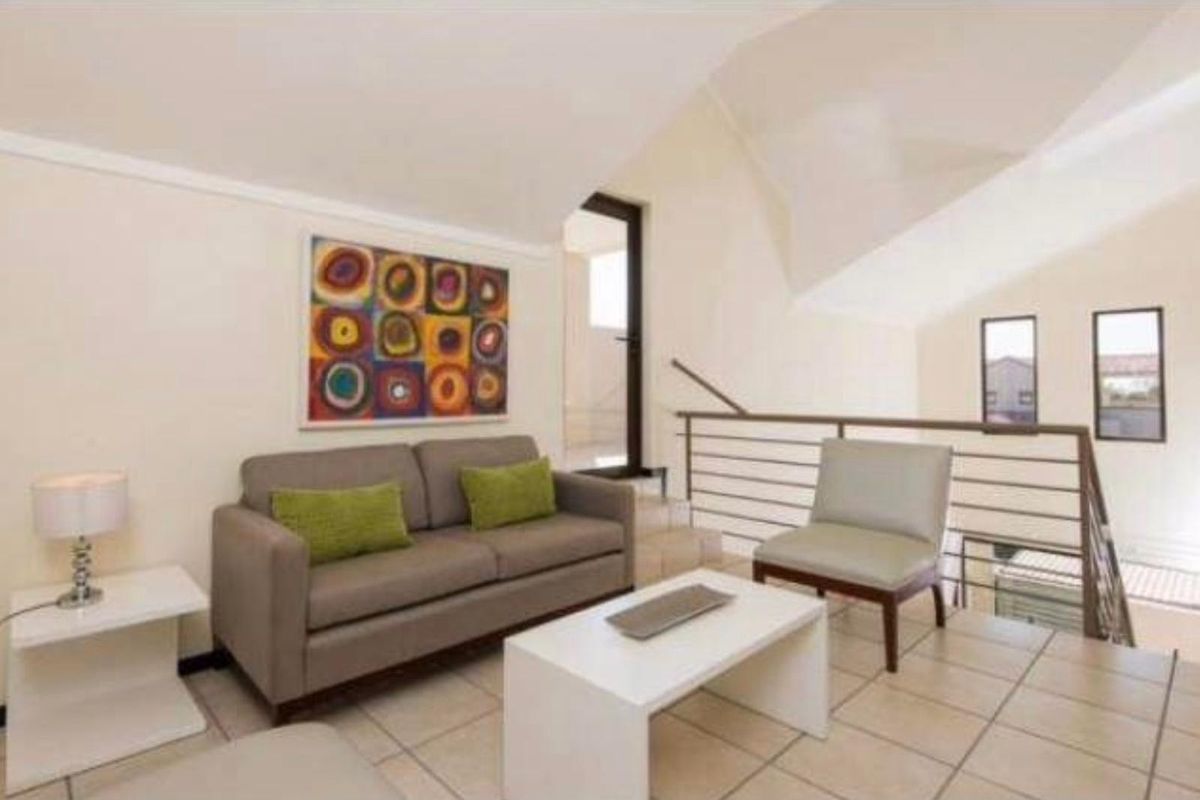 Modern Loft Apartment To Let in The Matrix, Paulshof - Photo 3