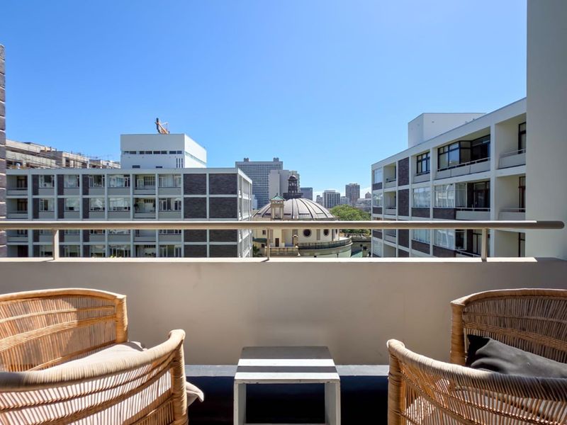 Bauhaus Beauty - A Renovated Garden-facing Studio Apartment - Photo 5