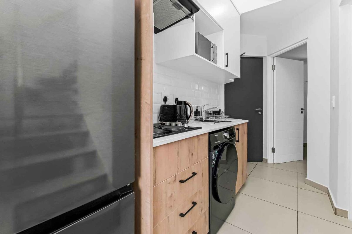 Modern 1-Bedroom Loft Apartment For Sale - Photo 3