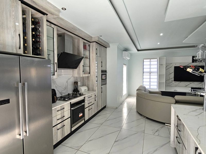 3 Bedroom Luxury Family Home In Estate d Afrique - Photo 8