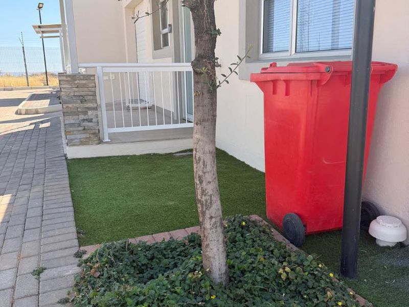 Retirement Village - Photo 2