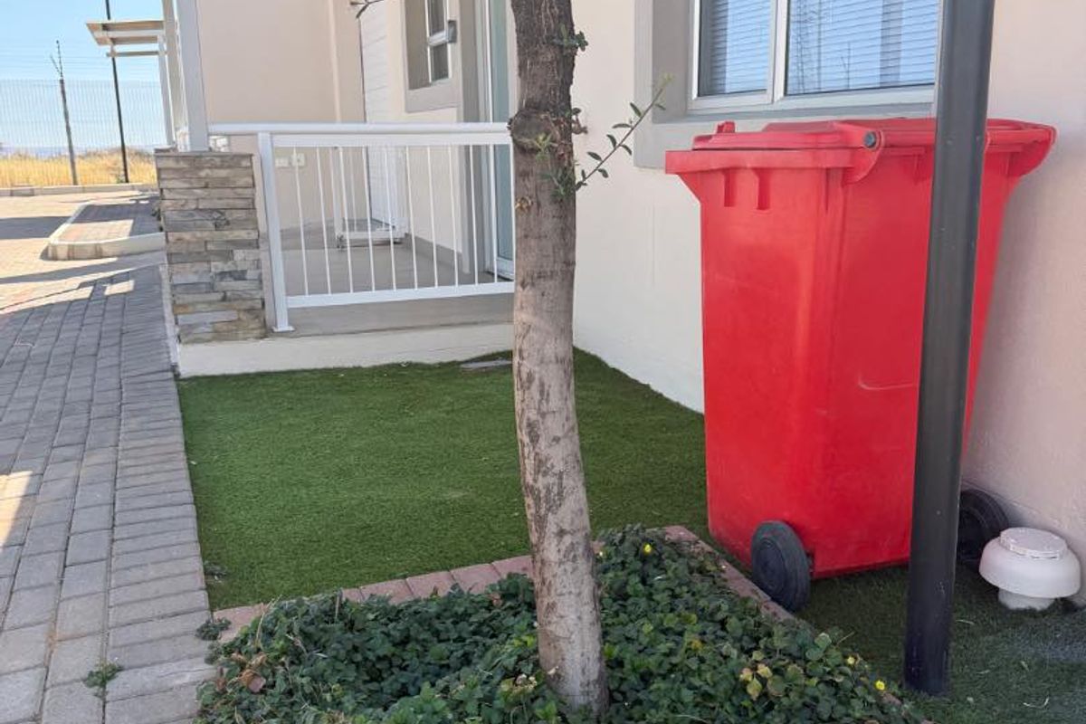 Retirement Village - Photo 2