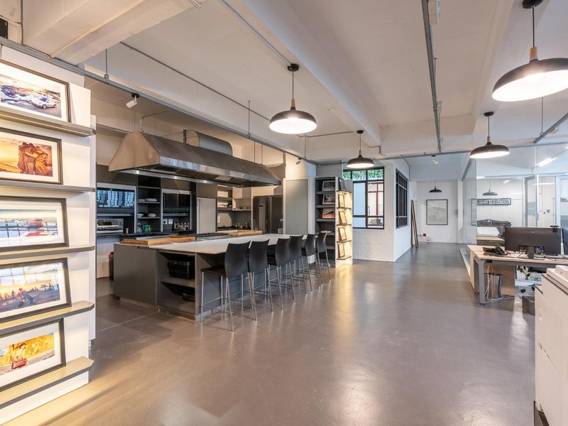 DELIGHTFUL INDUSTRIAL STYLE OFFICE TO LET - Photo 7