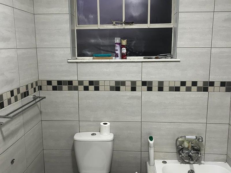 2 Bedroom apartment priced to Go - Photo 9