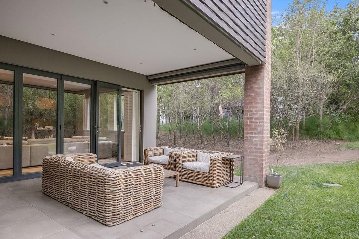 Garden Oasis - Photo 2