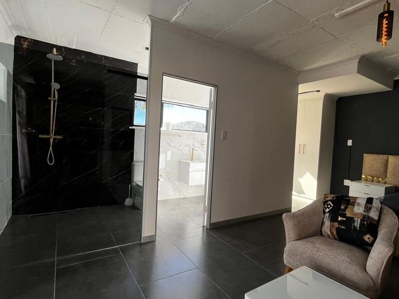 1 Bedroom Apartment To Let - Photo 2