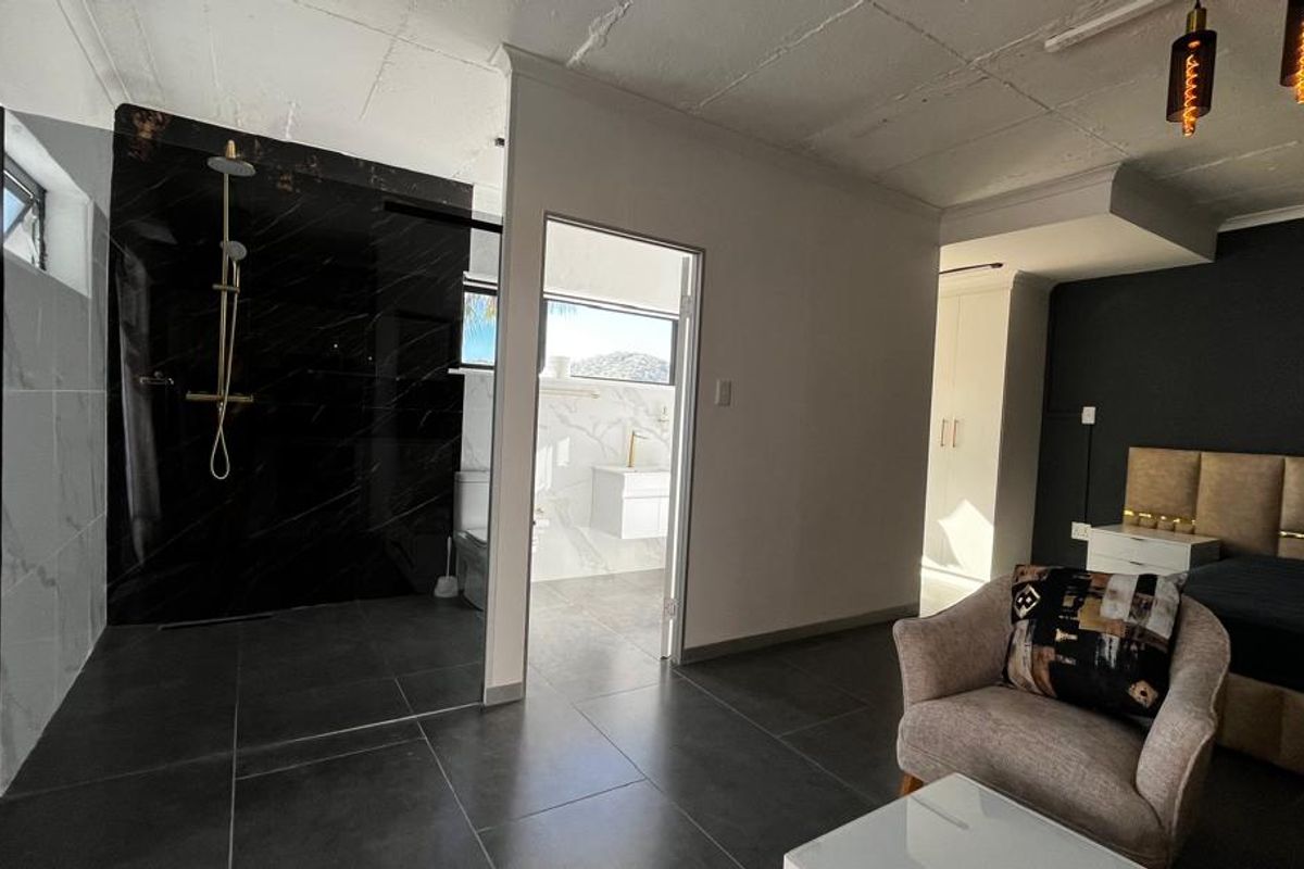 1 Bedroom Apartment To Let - Photo 2