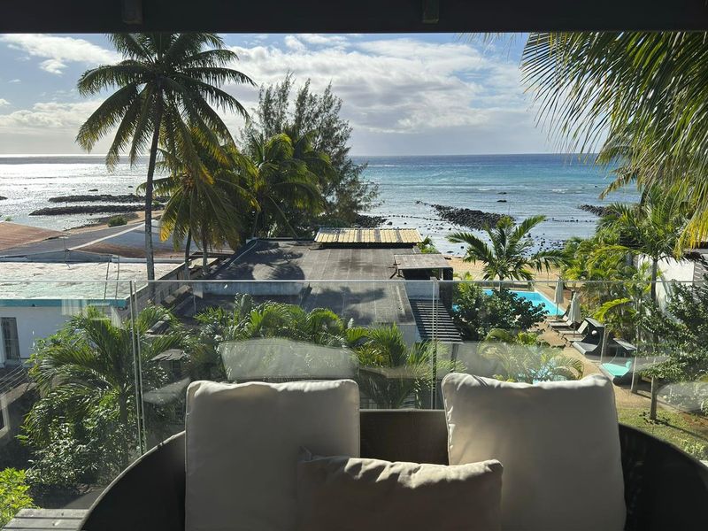 EXCLUSIVE BEACHFRONT PENTHOUSE - Photo 8