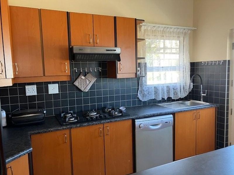 Charming 3-Bedroom Townhouse in Vogelstrand - Photo 10