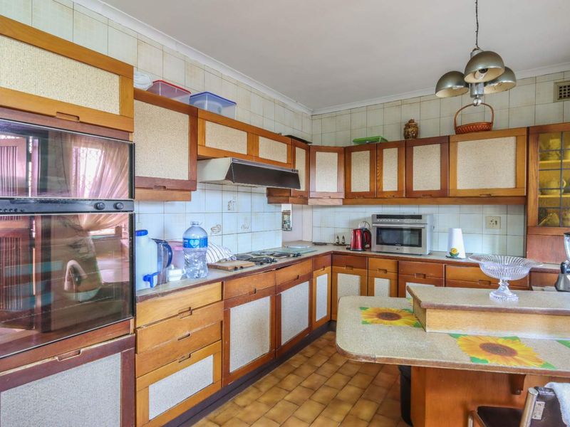 Home With Endless Potential. - Photo 8