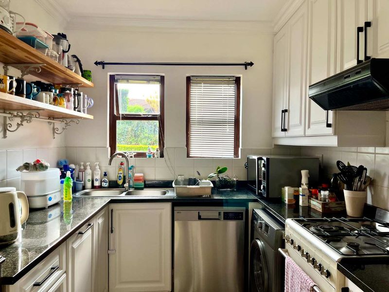 Spacious Pet-Friendly Duplex in Sought-After Plantations Estate - Photo 4