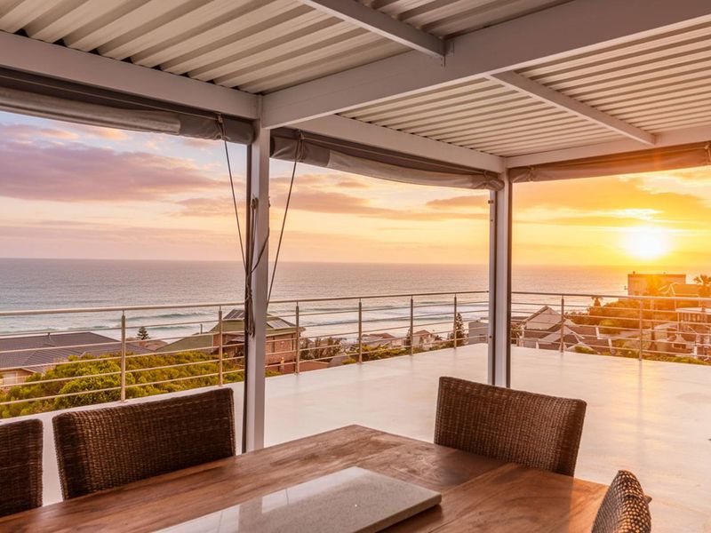 Beachview, Port Elizabeth — Uninterrupted Sea Views | Spacious Off-Grid 4-Bedroom Coastal Home - Photo 8