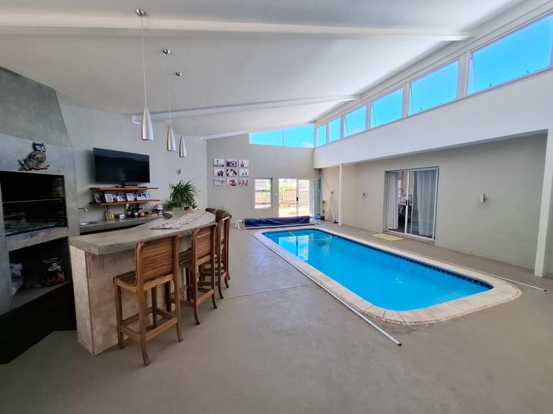 Modern home with heated indoor pool - Photo 9