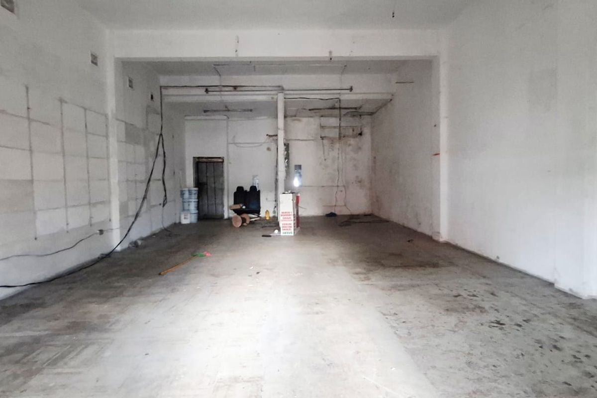 Prime Umgeni Rd Shop for Lease – Perfect for Retail or Workshop! - Photo 3