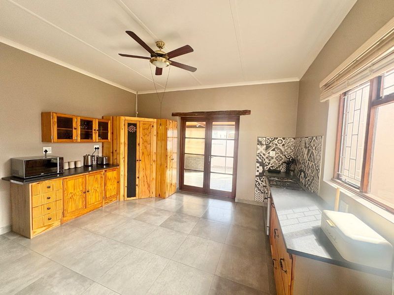Furnished House & Flat to Rent in Walvis Bay Central - Photo 2