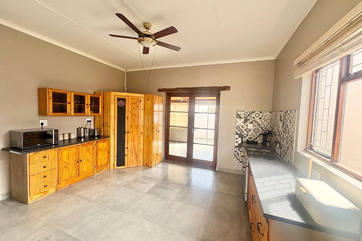 Furnished House & Flat to Rent in Walvis Bay Central - Photo 2