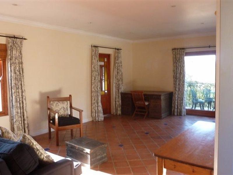 FURNISHED FIRST FLOOR COTTAGE - Photo 2