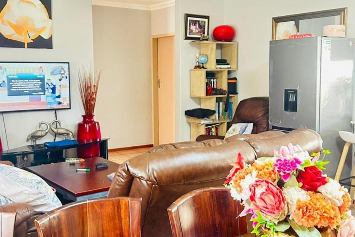 El Shaddai Townhouse: Where Comfort Meets Convenience! - Photo 4